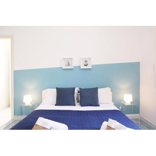 BeachSide Rooms & Suites