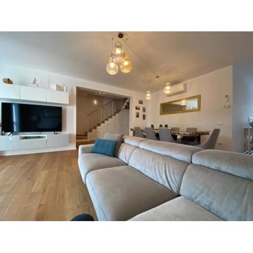 Beatrice Luxury Home