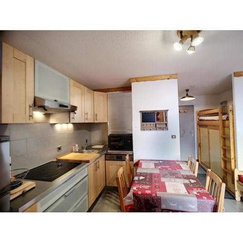 Beau 2 pièces 4 pers 24m² ski aux pieds, commerces à proximité, parking gratuit - FR-1-178-340