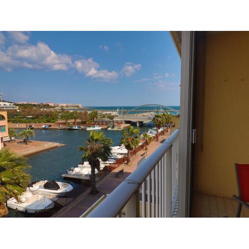 Beau T2 à Sète avec loggia vitrée, vue mer et marina - FR-1-472-131