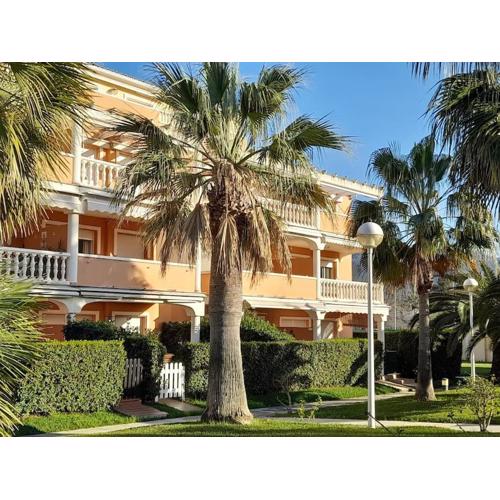 Beautiful 2-bed beachside apartment