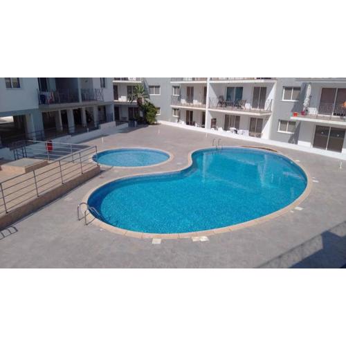 Beautiful 2 Bed Ground Floor Apartment With Pool