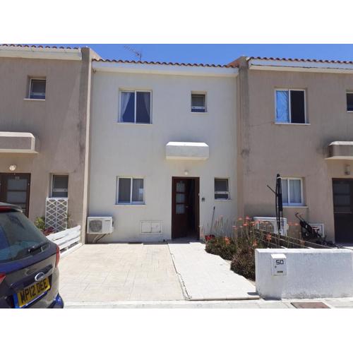 Beautiful 2-Bed House in Mandria paphos