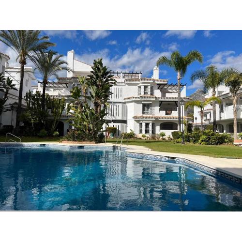 Beautiful 2 bedroom Apartment in Puerto Banus !