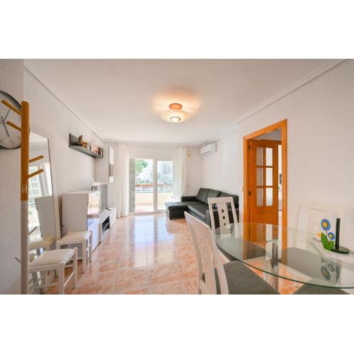 Beautiful 2 bedroom in Parque Loix 3 minutes walk to the beach
