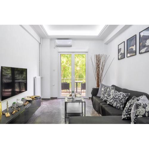 Beautiful 2bedroom apt next to Siggrou Fix