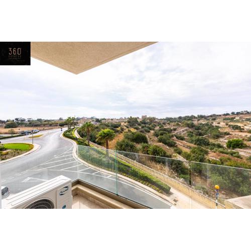 Beautiful 2BR APT with beautiful w/tranquil views by 360 Estates