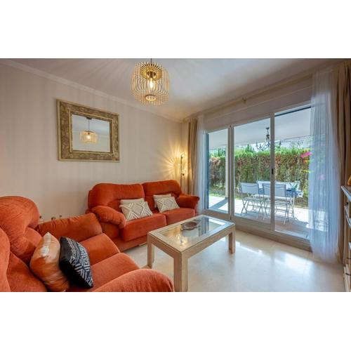 Beautiful 2BR APT with Terrace, Garden & Pool