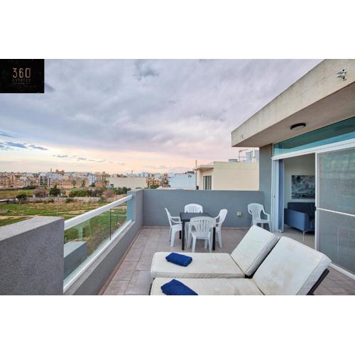 Beautiful, 2BR Penthouse with large balcony + BBQ by 360 Estates