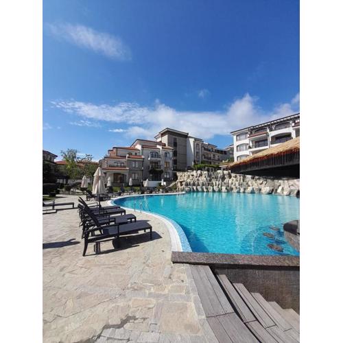 Beautiful 3 Room Apartment with Pool and Sea view Aheloy