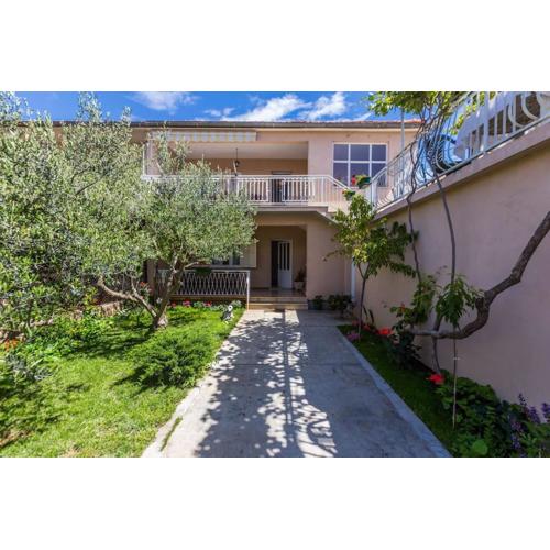 Beautiful 6BD house / ideal for larger grups!