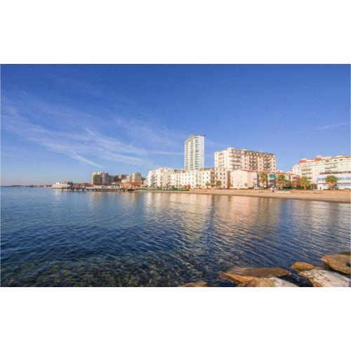 Beautiful Apartment In Follonica