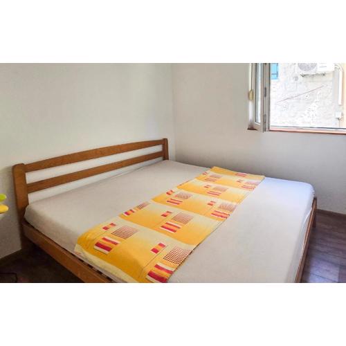 Beautiful Apartment In Kastel Stafilic