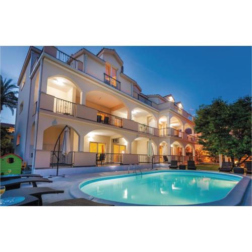 Beautiful Apartment In Kastel Stafilic