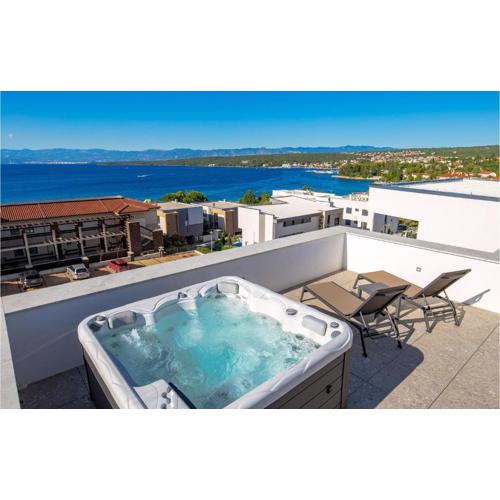 Beautiful Apartment In Malinska
