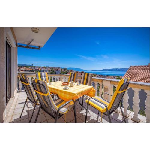 Beautiful Apartment In Novi Vinodolski