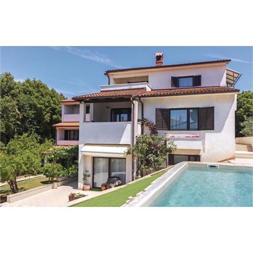 Beautiful Apartment In Pula With Wifi