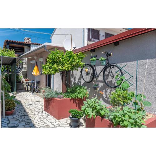 Beautiful Apartment In Pula With Wifi
