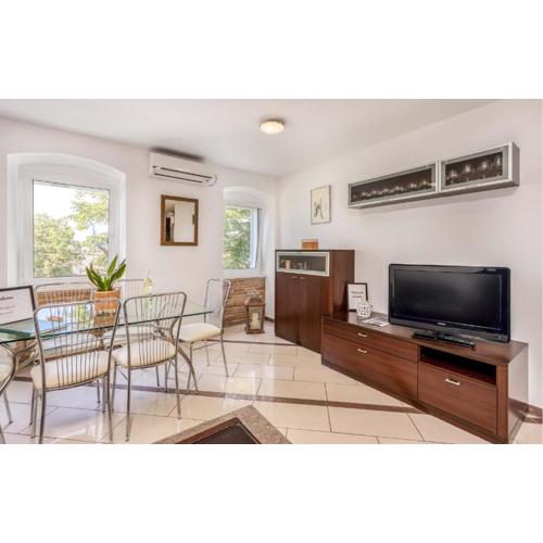 Beautiful Apartment In Rijeka With Wifi