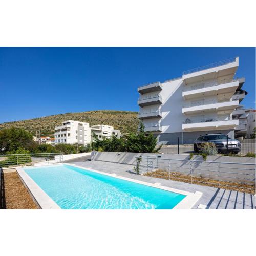 Beautiful Apartment In Seget Donji With Wifi