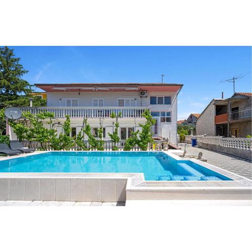 Beautiful Apartment In Sibenik