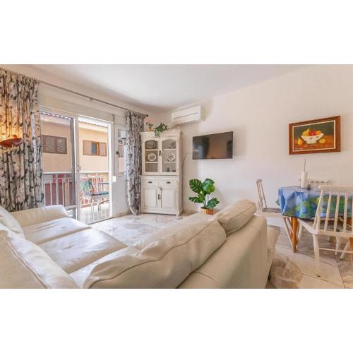 Beautiful Apartment In Torrevieja