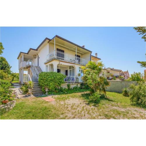 Beautiful Apartment In Umag With Wifi