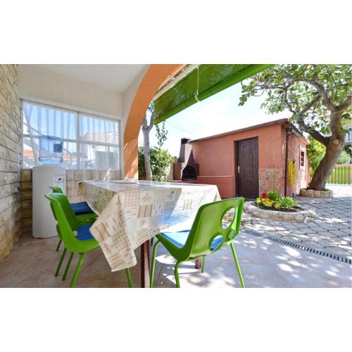 Beautiful Apartment In Vir With Wifi