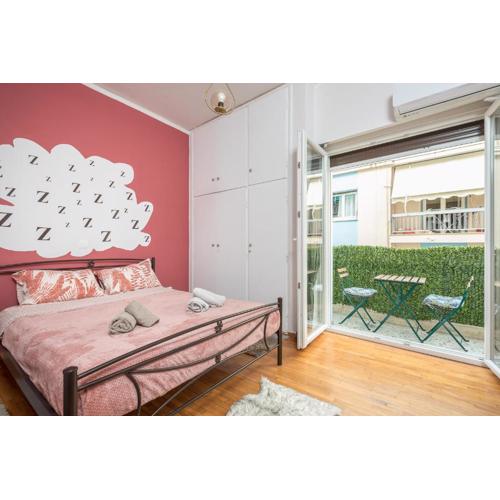 Beautiful apartment, next to metro.