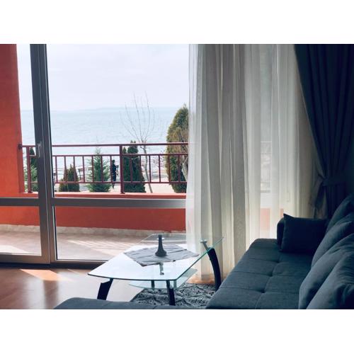 Beautiful apartment right by the sea, Sveti Vlas
