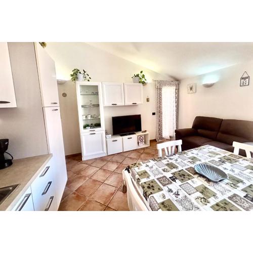 Beautiful apartment with kitchen and washing machine in a quiet area 9 kilometers by car from La Playa Beach La Maison de Gioel