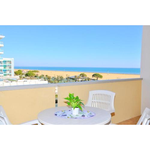 Beautiful apartment with terrace and swimming pool