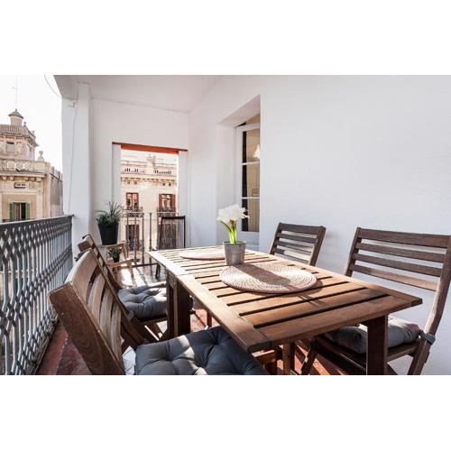 Beautiful apartment with terrace in Barcelona