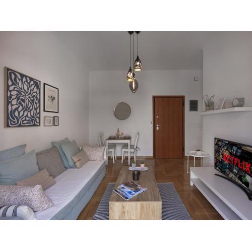 Beautiful Athenian apartment next to the center