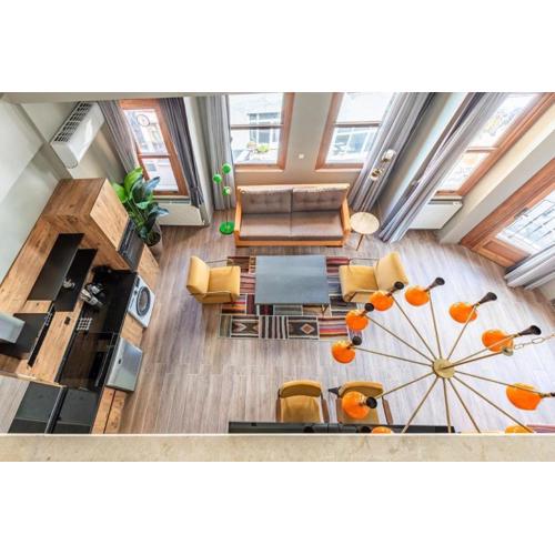 Beautiful Bright Cool Modern 1bd Balat Loft! #329