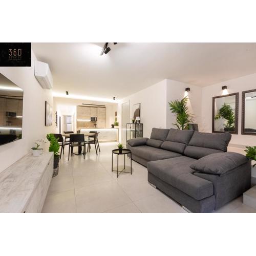 Beautiful, cozy APT just off the Promenade & WIFI by 360 Estates