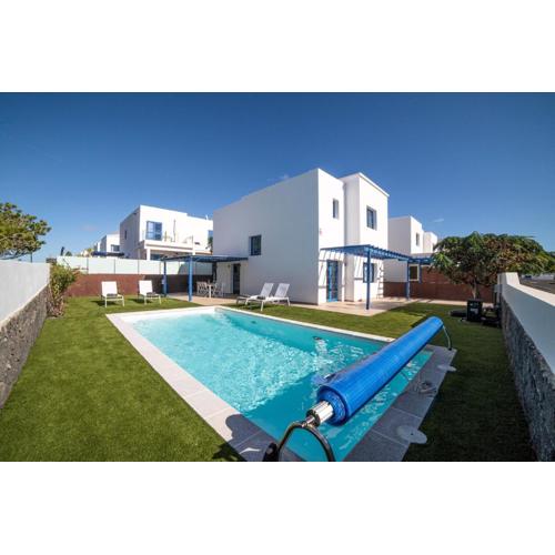 Beautiful Detached Lanzarote Villa 3 Bedrooms Villa Stacruz Bay Stunning Views Close To Amenities Playa Blanca