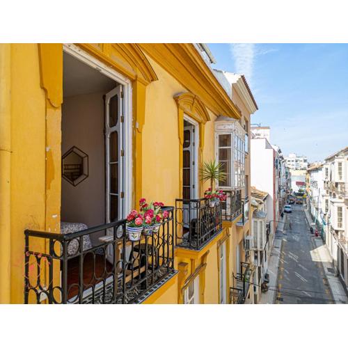 Beautiful Flat Near Plaza Merced