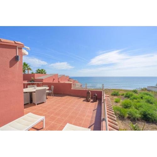 Beautiful Frontline beach Townhouse