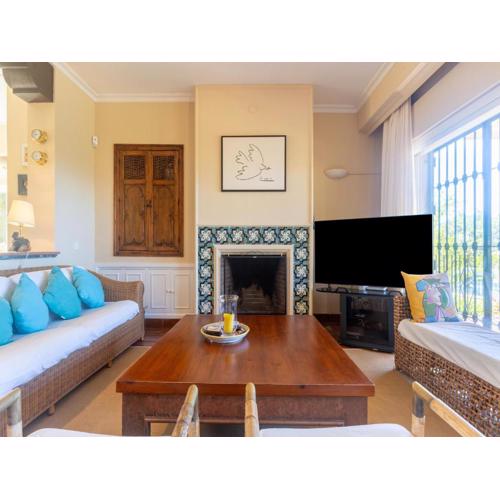 Beautiful holiday home with swimming pool, cleaning included