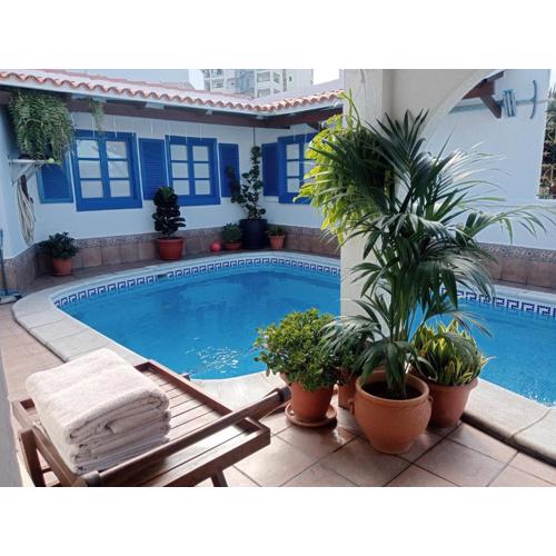Beautiful Holiday Villa with heated private pool, Los Cristianos