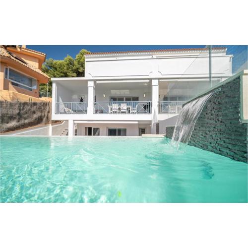 Beautiful Home In Marbella With Wifi