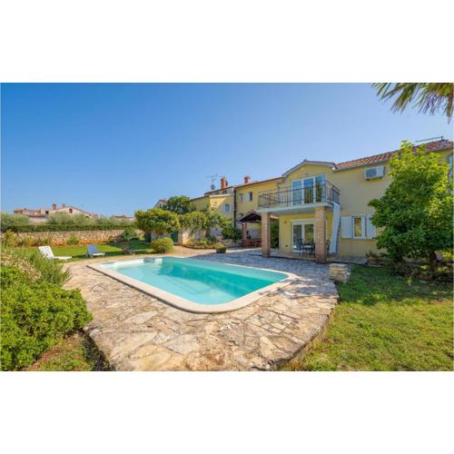 Beautiful Home In Porec With Wifi