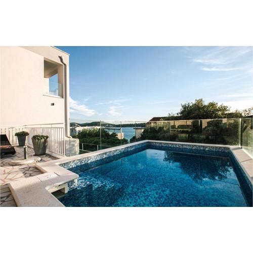 Beautiful Home In Zatoglav With Jacuzzi
