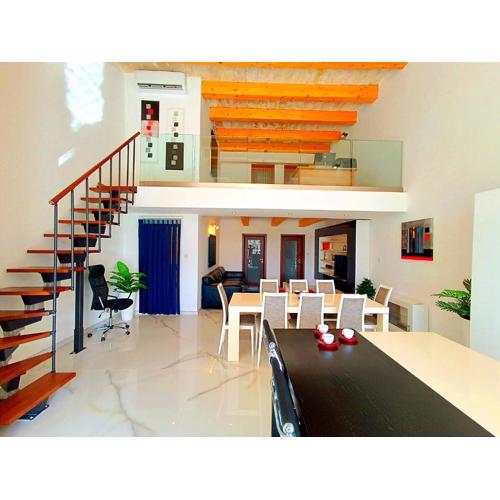 Beautiful large Sea Front Duplex Loft