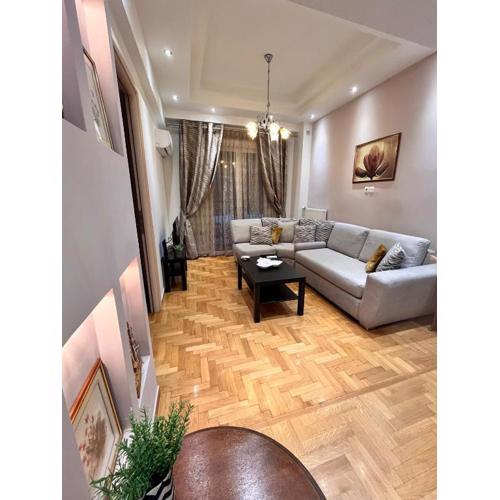 Beautiful luxurious family apartment in koukaki