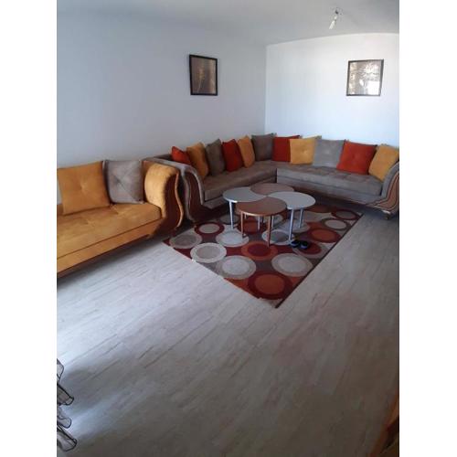 Beautiful luxury apartment 2 bedrooms, well furnished