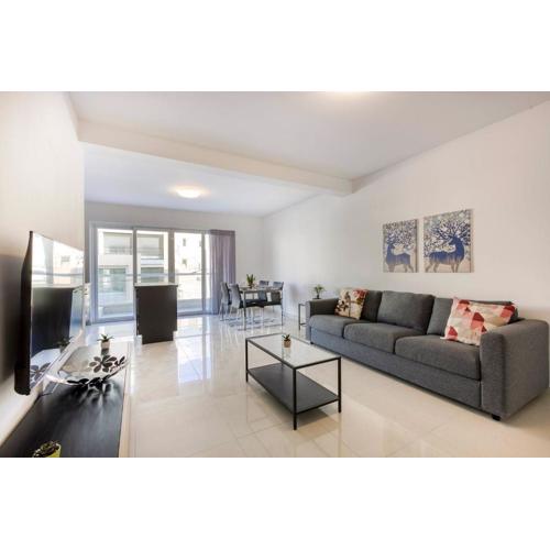 Beautiful Modern Central 2br Apt