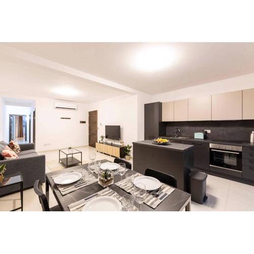 Beautiful Modern Central 2br Apt