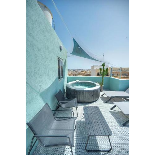 Beautiful penthouse, sun terrace, jacuzzi GOSLM-8